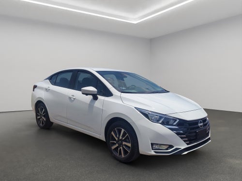 2025 Nissan Versa 4 pts. Advance, TM5, a/ac., f. niebla, RA-16 (línea anterior)