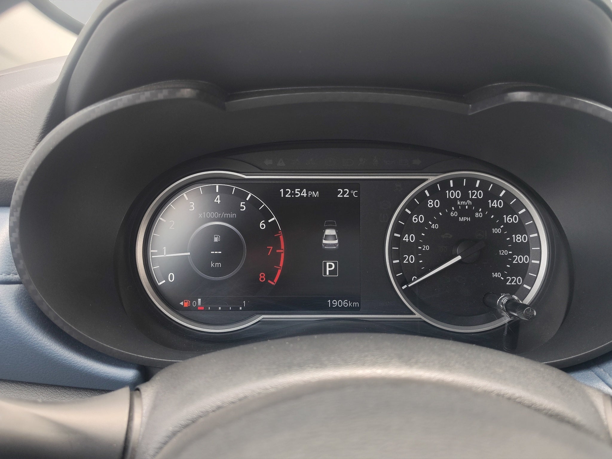 2025 Nissan Versa 4 pts. Advance, TM5, a/ac., f. niebla, RA-16 (línea anterior)