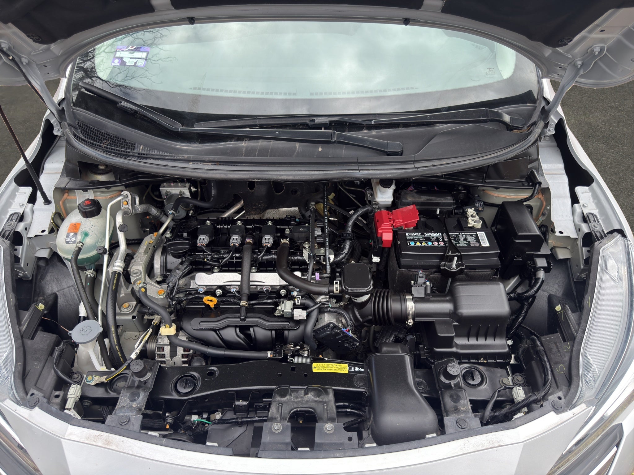 2024 Nissan Versa 4 pts. Sense, TM5, a/ac., R-15