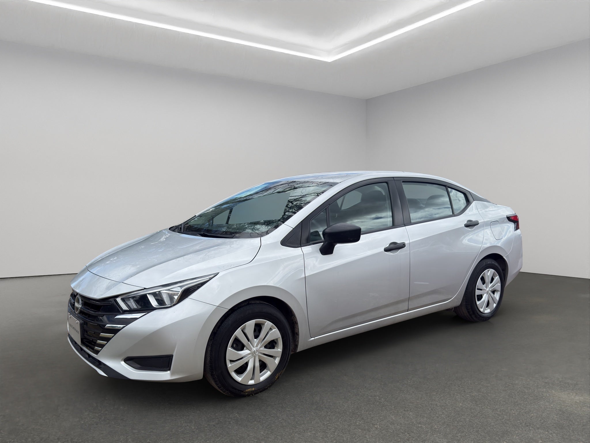 2024 Nissan Versa 4 pts. Sense, TM5, a/ac., R-15