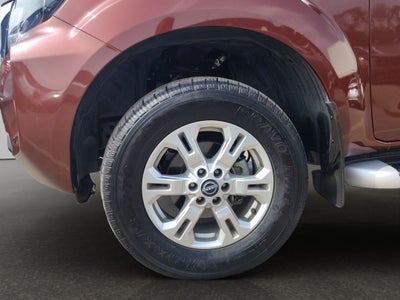 2023 Nissan Comerciales Frontier y NP 300 Frontier Pick-Up 4 pts. Frontier LE, Doble Cab., L4, 2.5l, TM6, a/ac., VE, estribos, RA-17