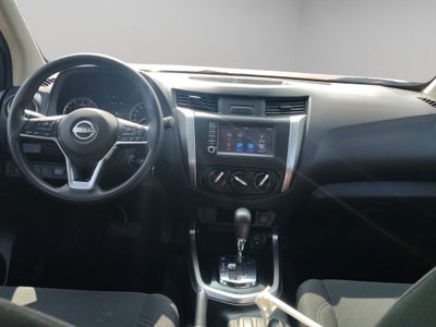 2023 Nissan Comerciales Frontier y NP 300 Frontier Pick-Up 4 pts. Frontier LE, Doble Cab., L4, 2.5l, TM6, a/ac., VE, estribos, RA-17