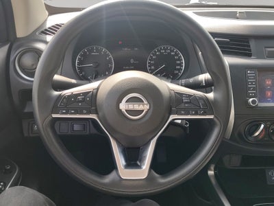 2023 Nissan Comerciales Frontier y NP 300 Frontier Pick-Up 4 pts. Frontier LE, Doble Cab., L4, 2.5l, TM6, a/ac., VE, estribos, RA-17