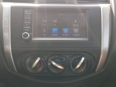 2023 Nissan Comerciales Frontier y NP 300 Frontier Pick-Up 4 pts. Frontier LE, Doble Cab., L4, 2.5l, TM6, a/ac., VE, estribos, RA-17