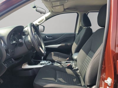 2023 Nissan Comerciales Frontier y NP 300 Frontier Pick-Up 4 pts. Frontier LE, Doble Cab., L4, 2.5l, TM6, a/ac., VE, estribos, RA-17