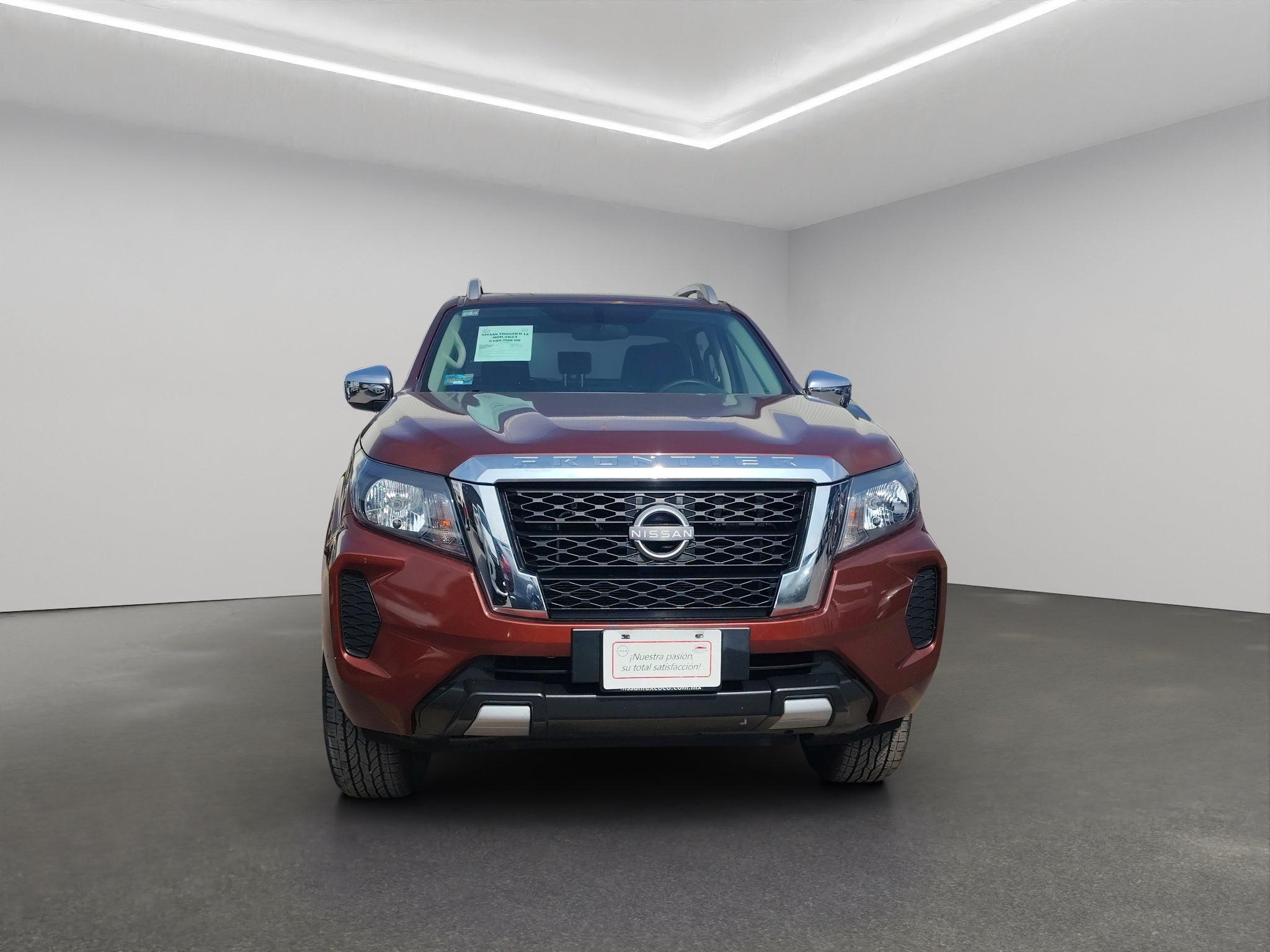 2023 Nissan Comerciales Frontier y NP 300 Frontier Pick-Up 4 pts. Frontier LE, Doble Cab., L4, 2.5l, TM6, a/ac., VE, estribos, RA-17