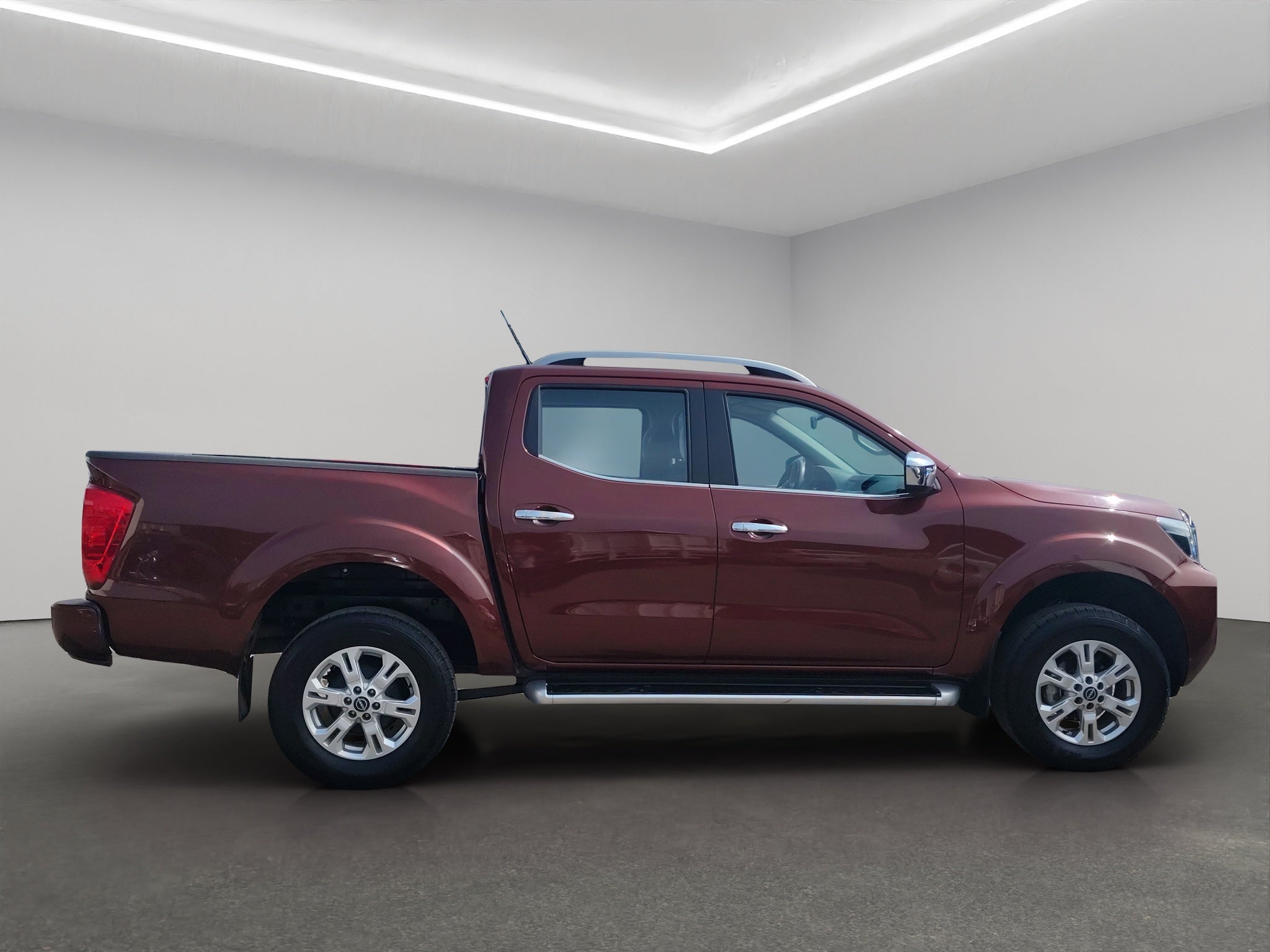 2023 Nissan Comerciales Frontier y NP 300 Frontier Pick-Up 4 pts. Frontier LE, Doble Cab., L4, 2.5l, TM6, a/ac., VE, estribos, RA-17