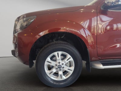 2023 Nissan Comerciales Frontier y NP 300 Frontier Pick-Up 4 pts. Frontier LE, Doble Cab., L4, 2.5l, TM6, a/ac., VE, estribos, RA-17