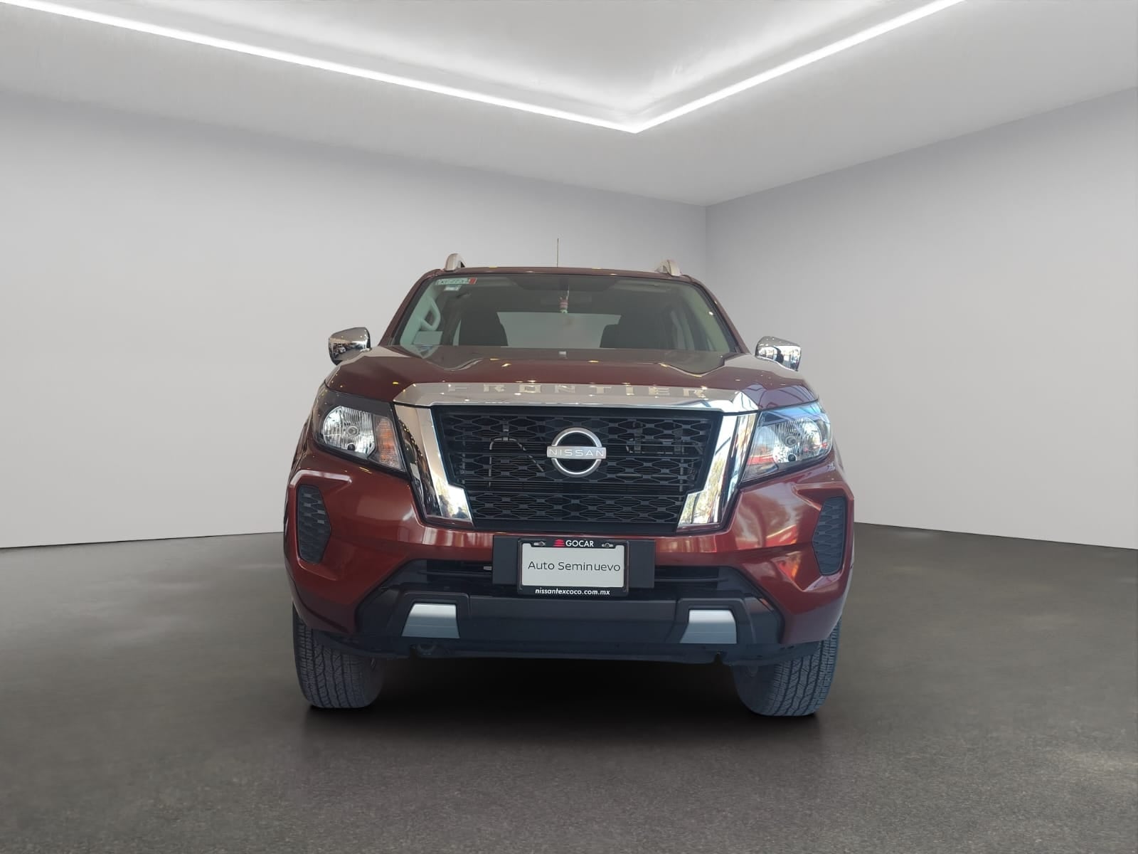 2023 Nissan Comerciales Frontier y NP 300 Frontier Pick-Up 4 pts. Frontier LE, Doble Cab., L4, 2.5l, TM6, a/ac., VE, estribos, RA-17