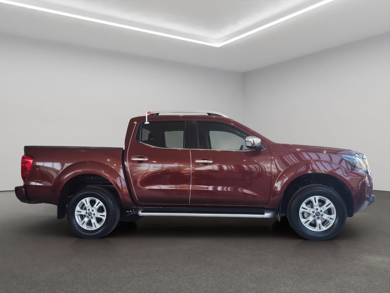 2023 Nissan Comerciales Frontier y NP 300 Frontier Pick-Up 4 pts. Frontier LE, Doble Cab., L4, 2.5l, TM6, a/ac., VE, estribos, RA-17