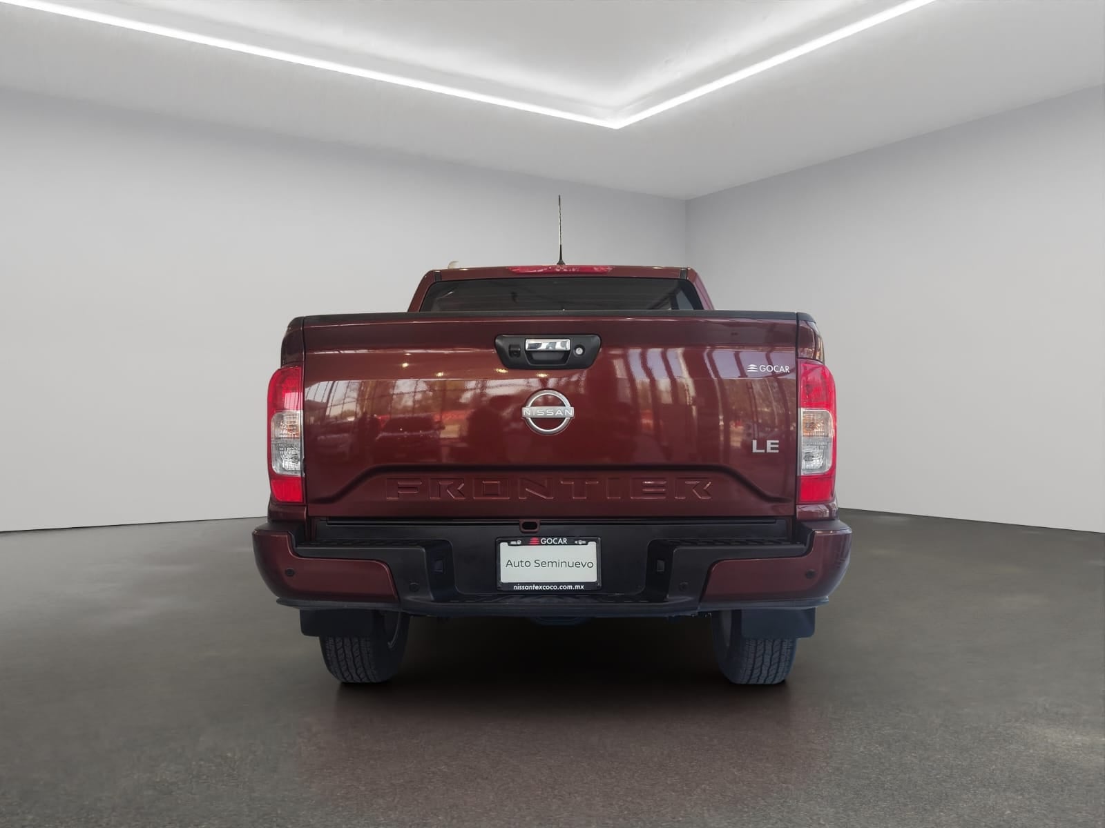 2023 Nissan Comerciales Frontier y NP 300 Frontier Pick-Up 4 pts. Frontier LE, Doble Cab., L4, 2.5l, TM6, a/ac., VE, estribos, RA-17