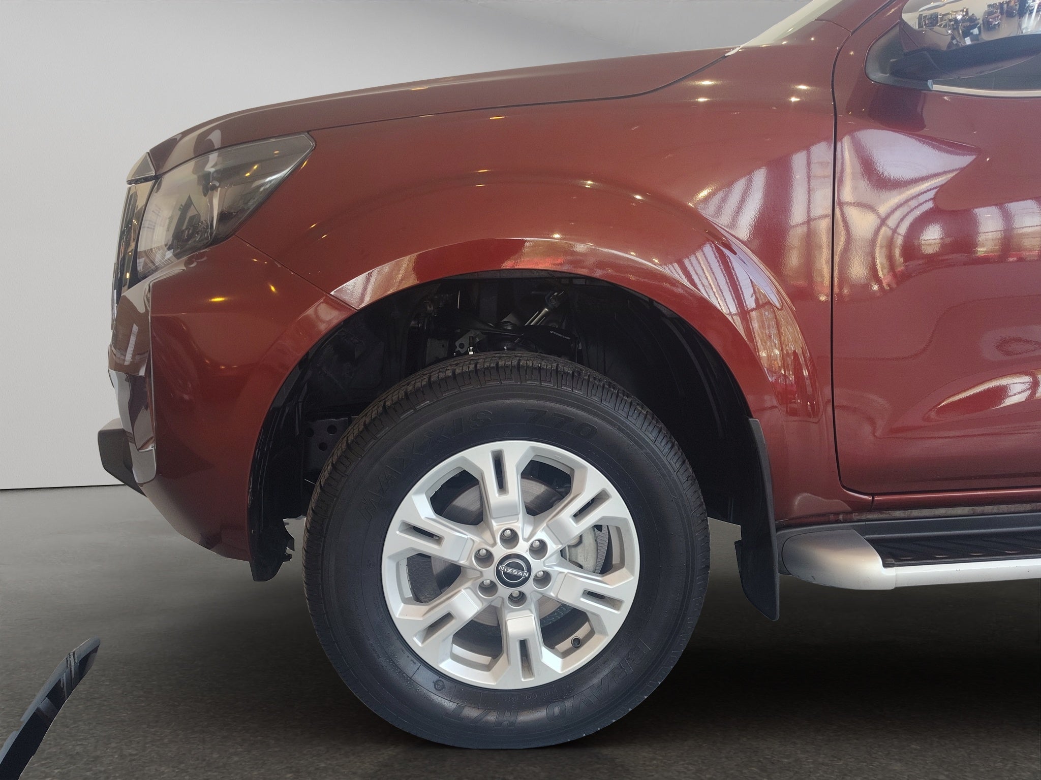2023 Nissan Comerciales Frontier y NP 300 Frontier Pick-Up 4 pts. Frontier LE, Doble Cab., L4, 2.5l, TM6, a/ac., VE, estribos, RA-17