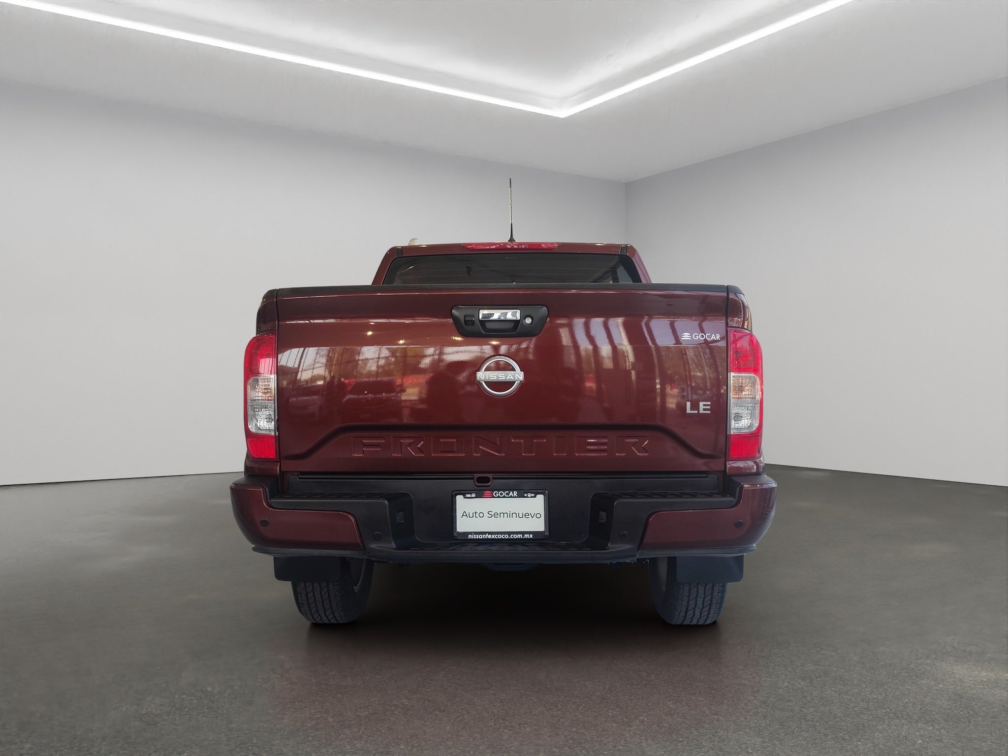 2023 Nissan Comerciales Frontier y NP 300 Frontier Pick-Up 4 pts. Frontier LE, Doble Cab., L4, 2.5l, TM6, a/ac., VE, estribos, RA-17