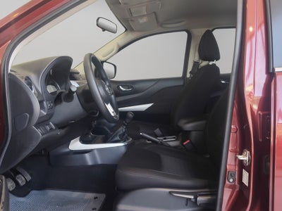 2023 Nissan Comerciales Frontier y NP 300 Frontier Pick-Up 4 pts. Frontier LE, Doble Cab., L4, 2.5l, TM6, a/ac., VE, estribos, RA-17