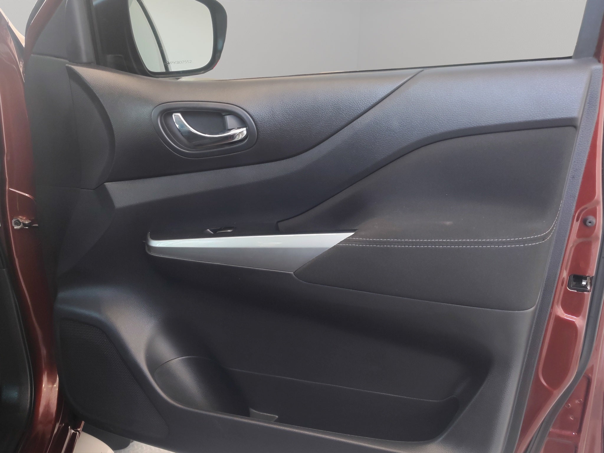 2023 Nissan Comerciales Frontier y NP 300 Frontier Pick-Up 4 pts. Frontier LE, Doble Cab., L4, 2.5l, TM6, a/ac., VE, estribos, RA-17