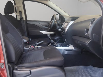 2023 Nissan Comerciales Frontier y NP 300 Frontier Pick-Up 4 pts. Frontier LE, Doble Cab., L4, 2.5l, TM6, a/ac., VE, estribos, RA-17
