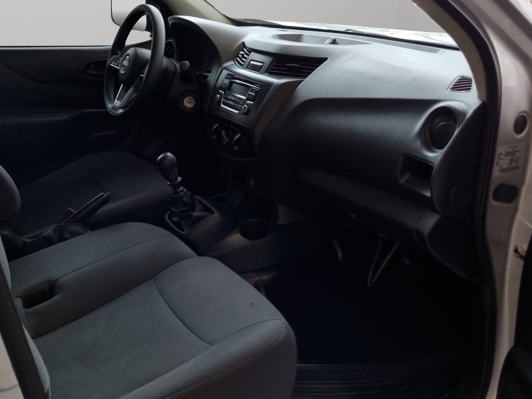 2023 Nissan Comerciales NP300 2 pts. Chas. Cab., TD, TM6, a/ac.