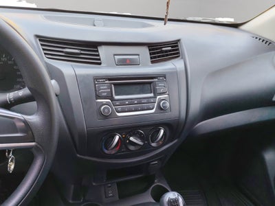 2023 Nissan Comerciales NP300 2 pts. Pick-Up, Cab. Sencilla, TM6, a/ac.