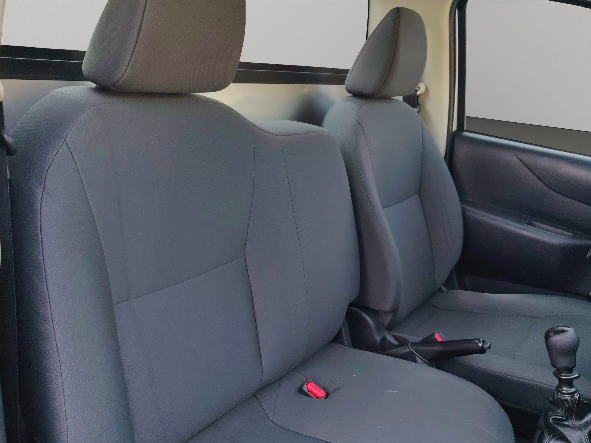 2023 Nissan Comerciales NP300 2 pts. Pick-Up, Cab. Sencilla, TM6, a/ac.