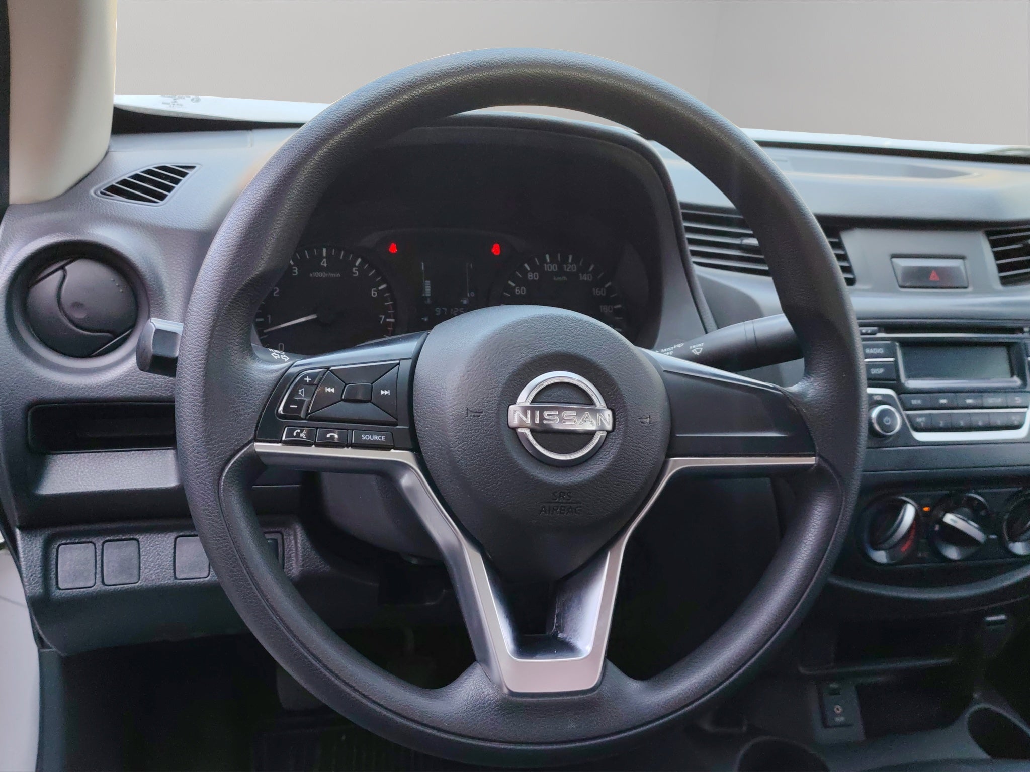 2023 Nissan Comerciales NP300 2 pts. Pick-Up, Cab. Sencilla, TM6, a/ac.