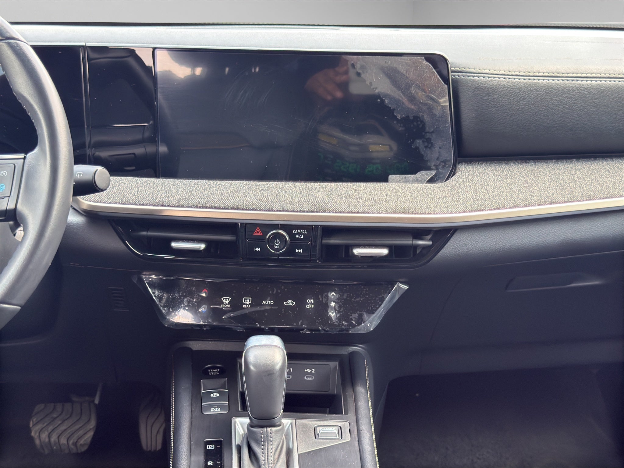 2025 Nissan Kicks VUD 5 pts. Platinum, 2.0l, TA, TP, s. Bose, pantalla touch 12