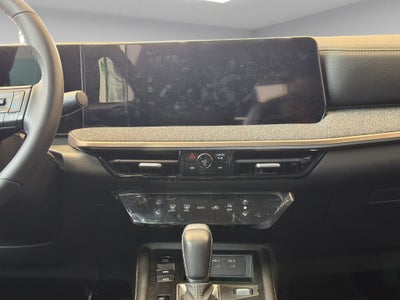 2025 Nissan Kicks VUD 5 pts. Platinum, 2.0l, TA, TP, s. Bose, pantalla touch 12
