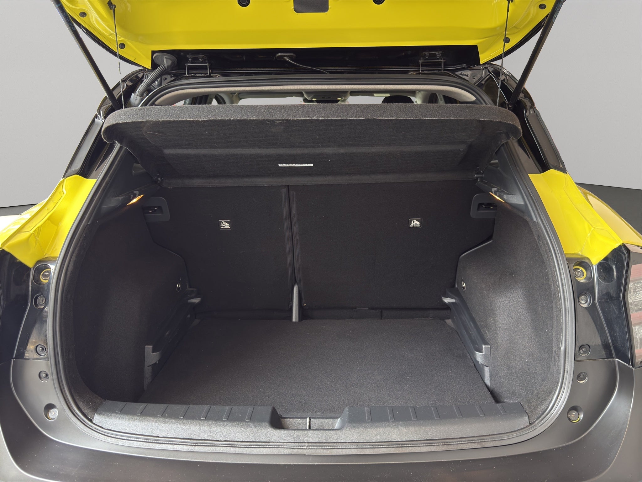 2025 Nissan Kicks VUD 5 pts. Platinum, 2.0l, TA, TP, s. Bose, pantalla touch 12