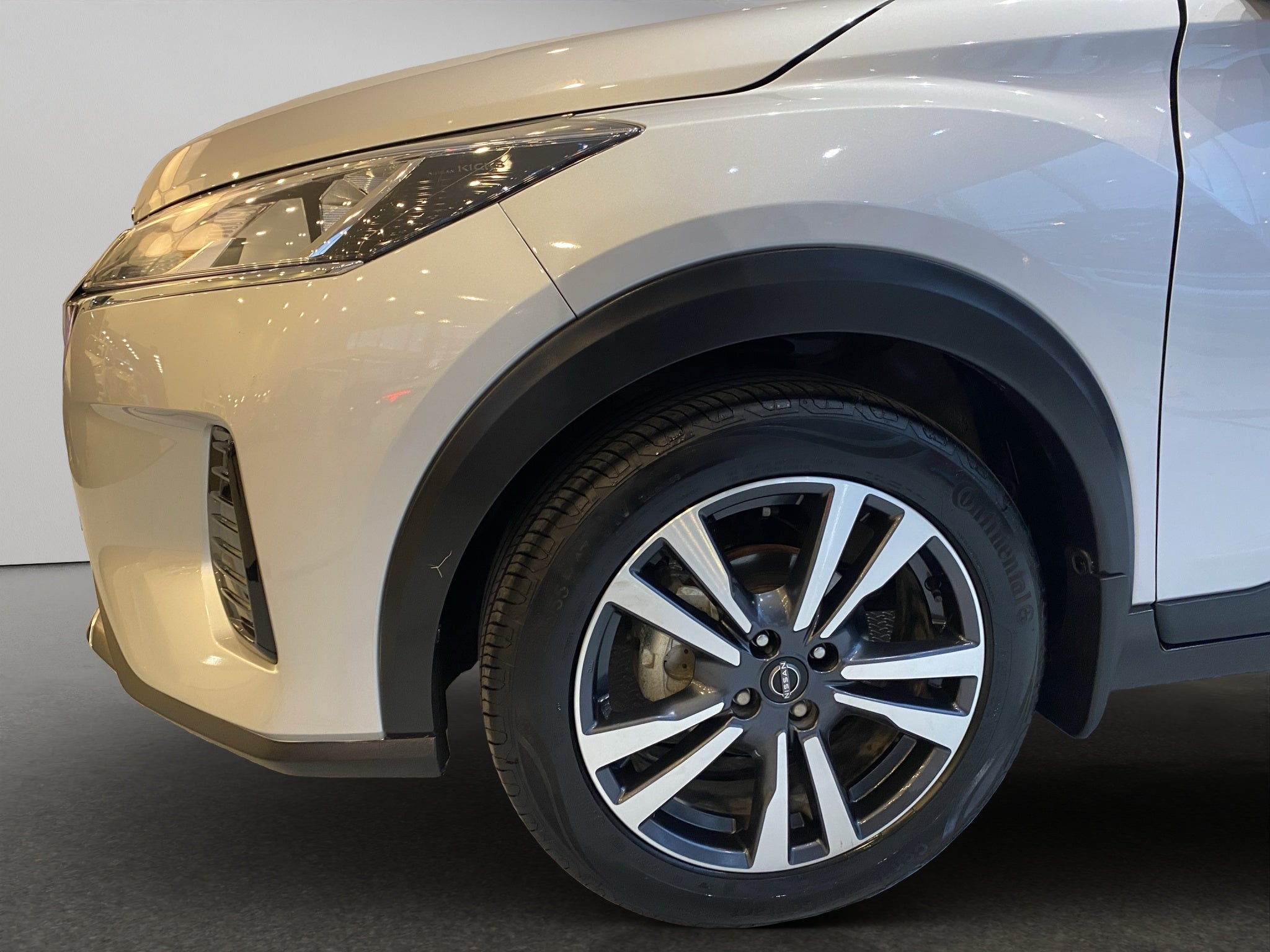 2025 Nissan Kicks VUD 5 pts. Play Advance e-Power, E-REV, TA, RA-17 (línea nueva)