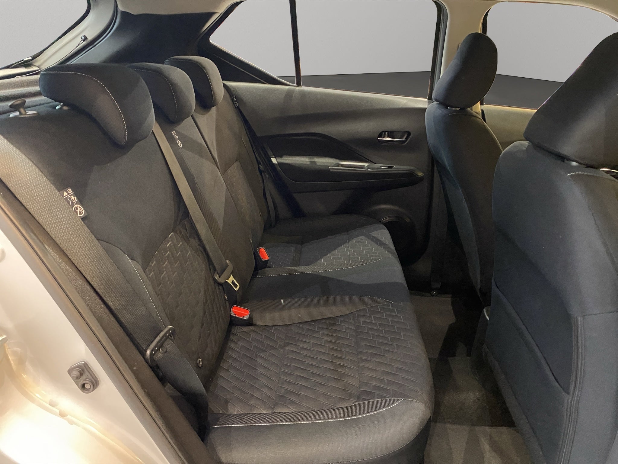 2025 Nissan Kicks VUD 5 pts. Play Advance e-Power, E-REV, TA, RA-17 (línea nueva)