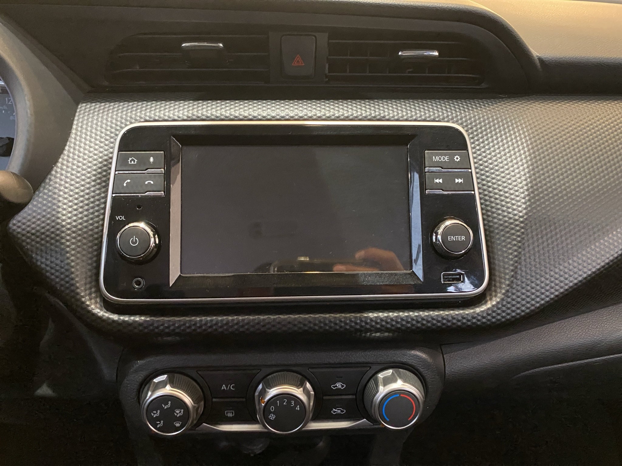 2025 Nissan Kicks VUD 5 pts. Play Advance e-Power, E-REV, TA, RA-17 (línea nueva)
