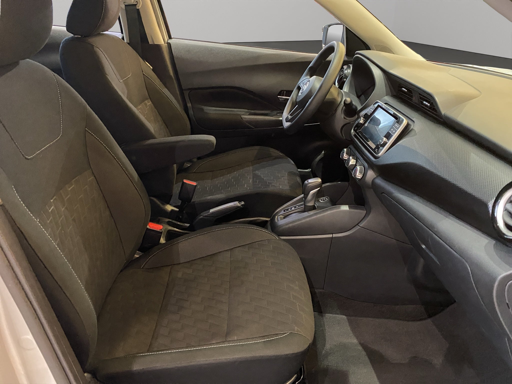 2025 Nissan Kicks VUD 5 pts. Play Advance e-Power, E-REV, TA, RA-17 (línea nueva)