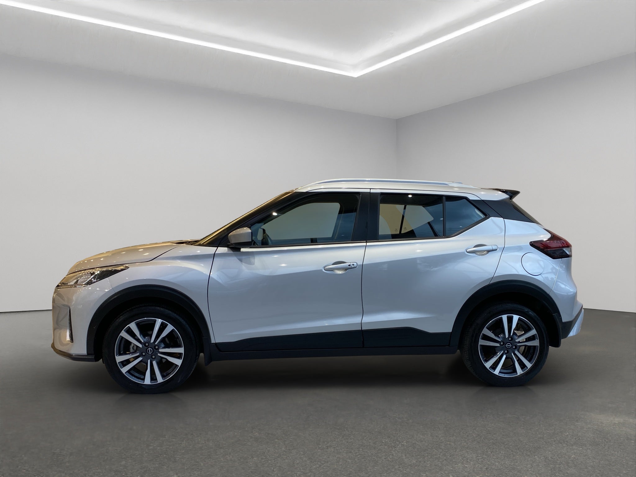2025 Nissan Kicks VUD 5 pts. Play Advance e-Power, E-REV, TA, RA-17 (línea nueva)
