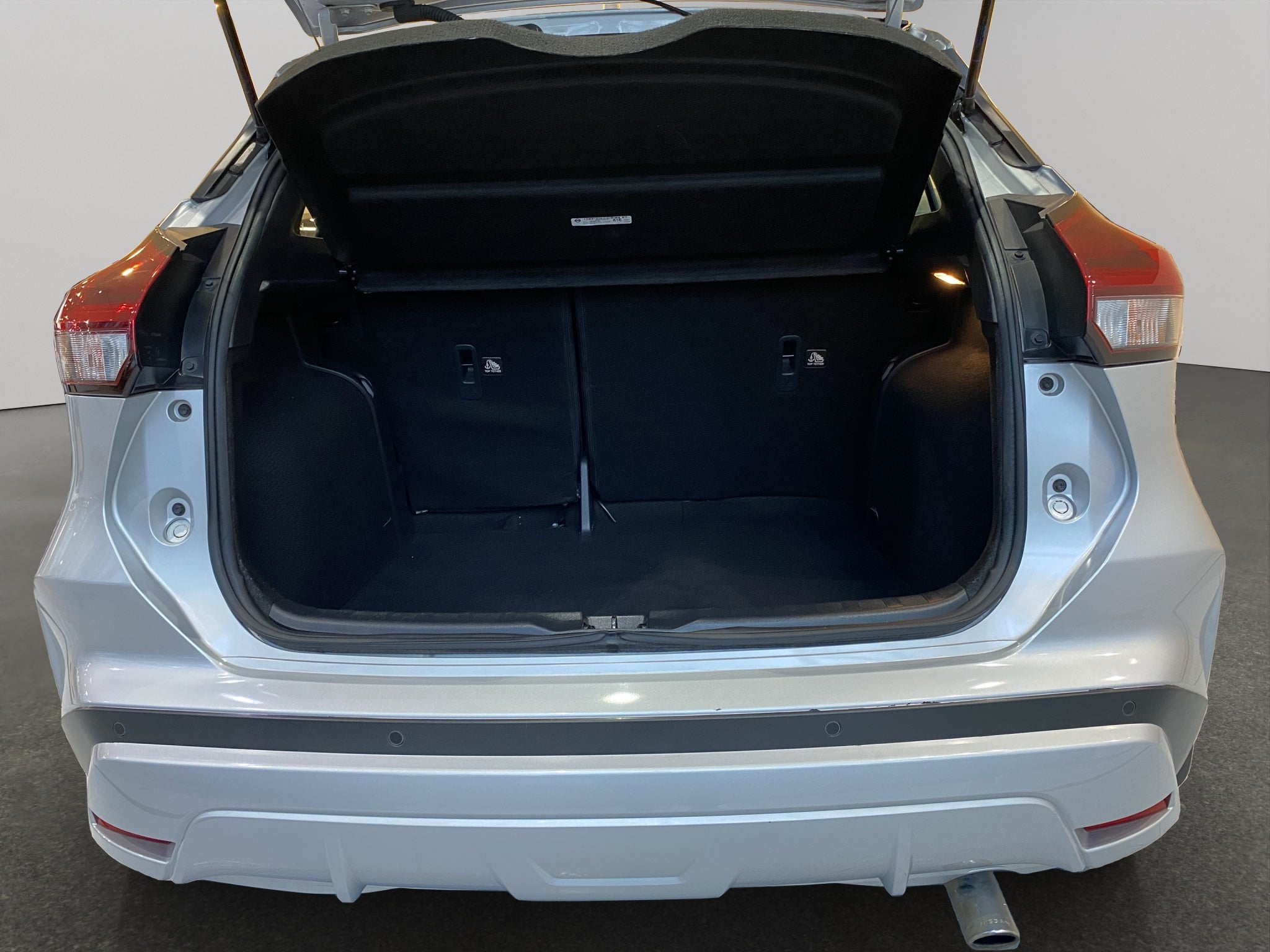 2025 Nissan Kicks VUD 5 pts. Play Advance e-Power, E-REV, TA, RA-17 (línea nueva)