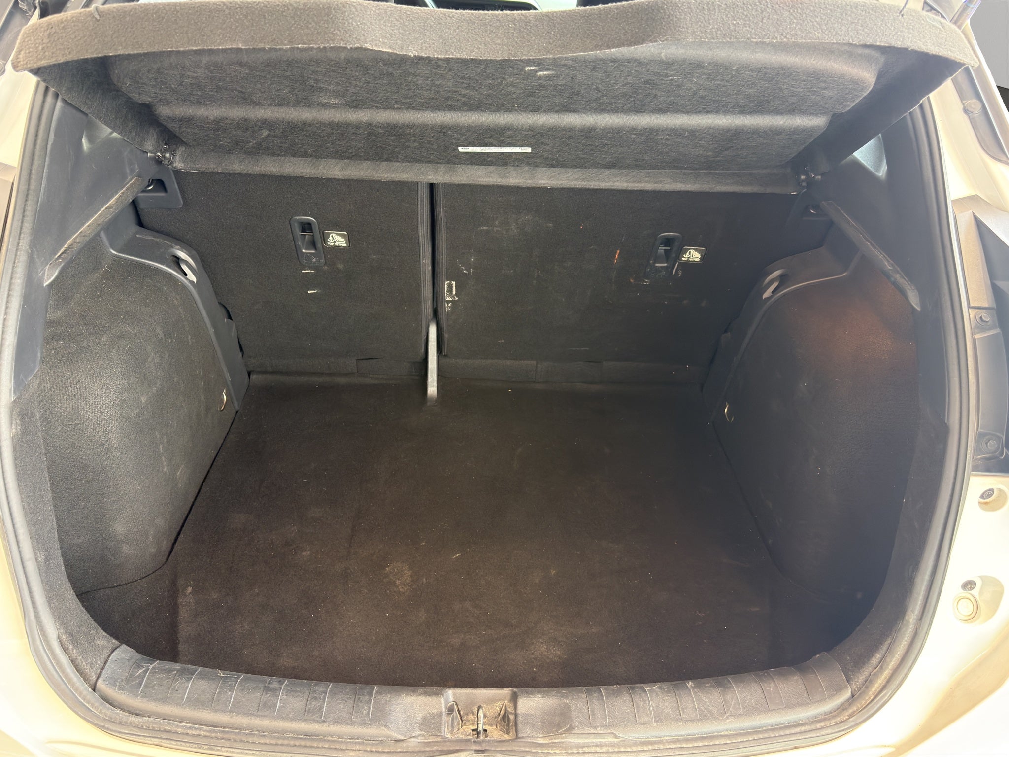 2024 Nissan Kicks VUD 5 pts. Advance e-Power, E-REV, TA, RA-17 (línea anterior)