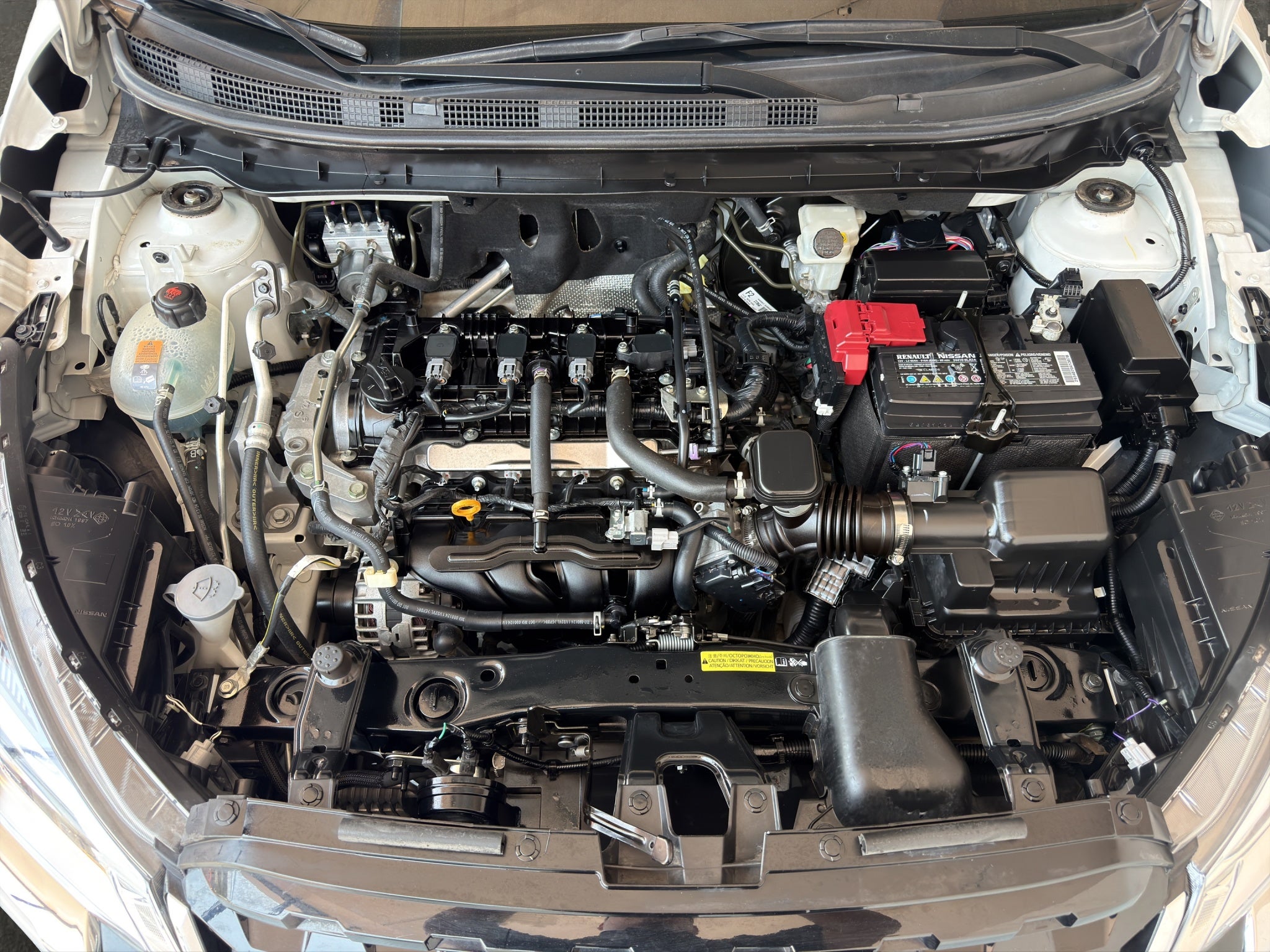 2024 Nissan Kicks VUD 5 pts. Advance e-Power, E-REV, TA, RA-17 (línea anterior)