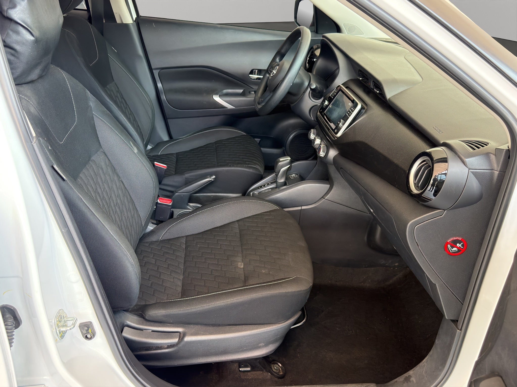 2024 Nissan Kicks VUD 5 pts. Advance e-Power, E-REV, TA, RA-17 (línea anterior)