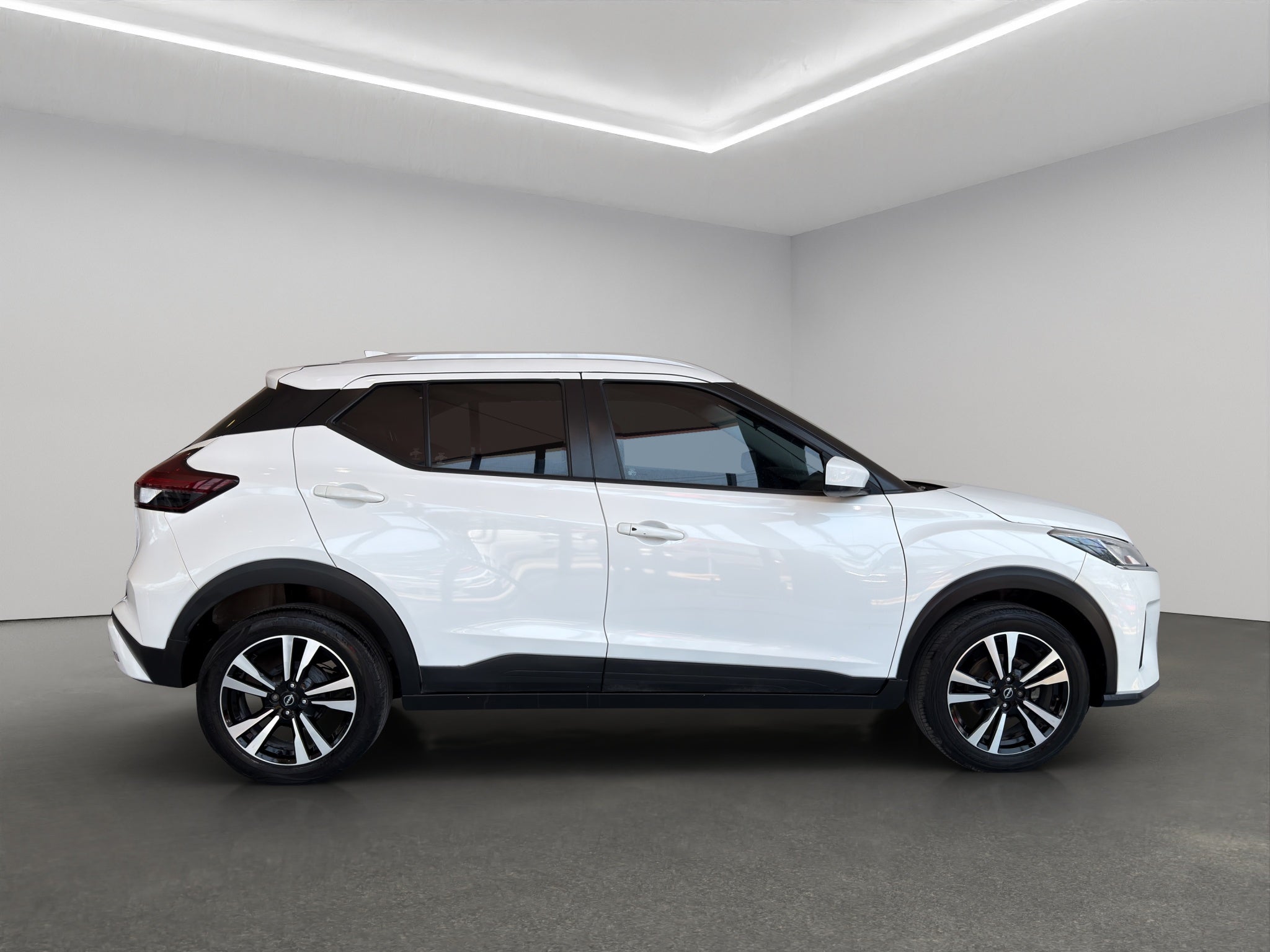 2024 Nissan Kicks VUD 5 pts. Advance e-Power, E-REV, TA, RA-17 (línea anterior)