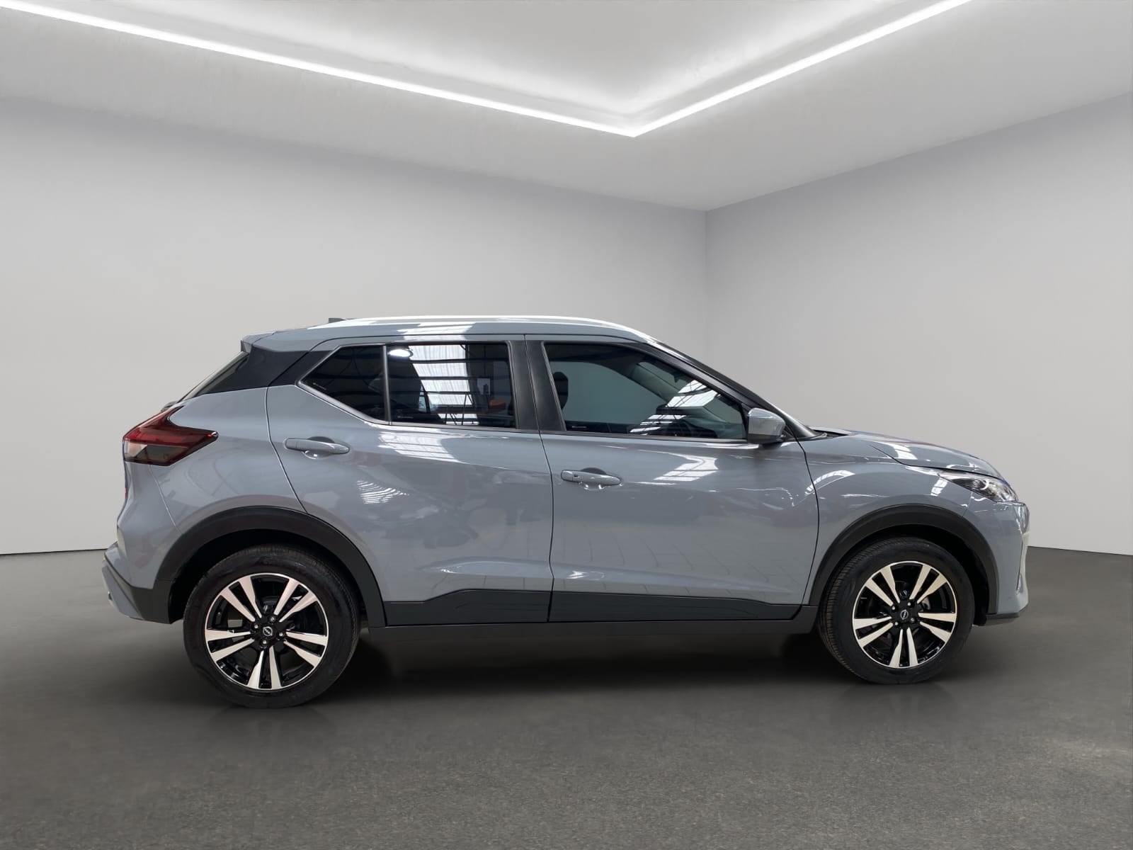 2025 Nissan Kicks VUD 5 pts. Play Advance, 1.6l, TM5, RA-17 (línea nueva)