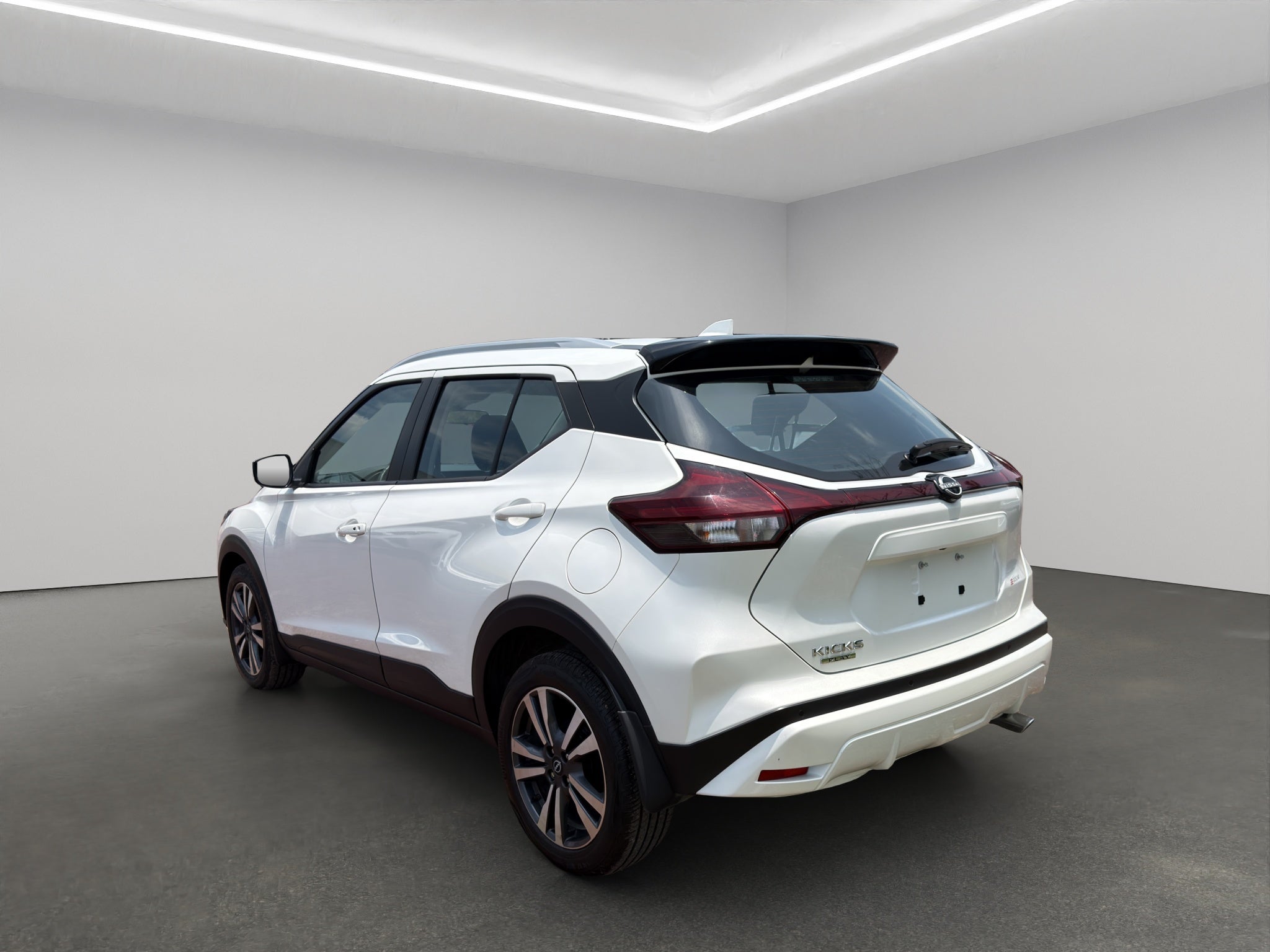 2025 Nissan Kicks VUD 5 pts. Play Advance e-Power, E-REV, TA, RA-17 (línea nueva)