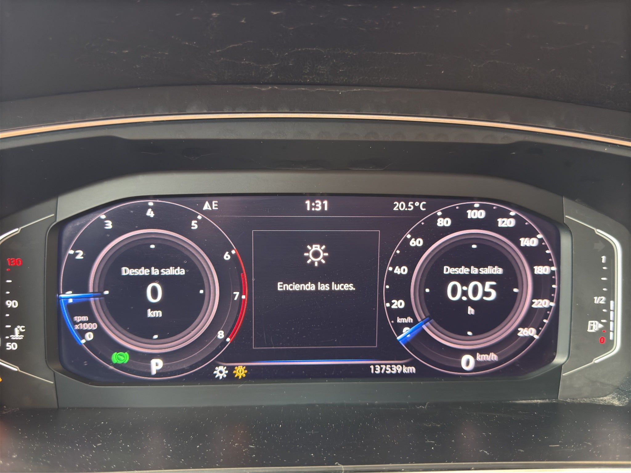 2021 Volkswagen Tiguan VUD 5 pts. Comfortline, 1.4T, DSG, piel, f. niebla, cámara reversa, RA-17