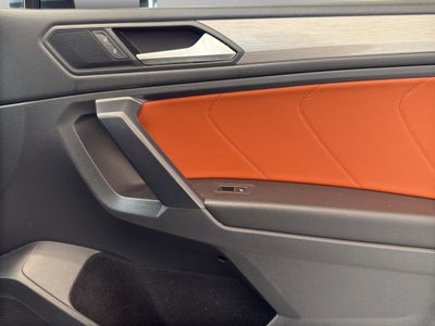 2021 Volkswagen Tiguan VUD 5 pts. Comfortline, 1.4T, DSG, piel, f. niebla, cámara reversa, RA-17