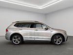 2021 Volkswagen Tiguan VUD 5 pts. Comfortline, 1.4T, DSG, piel, f. niebla, cámara reversa, RA-17