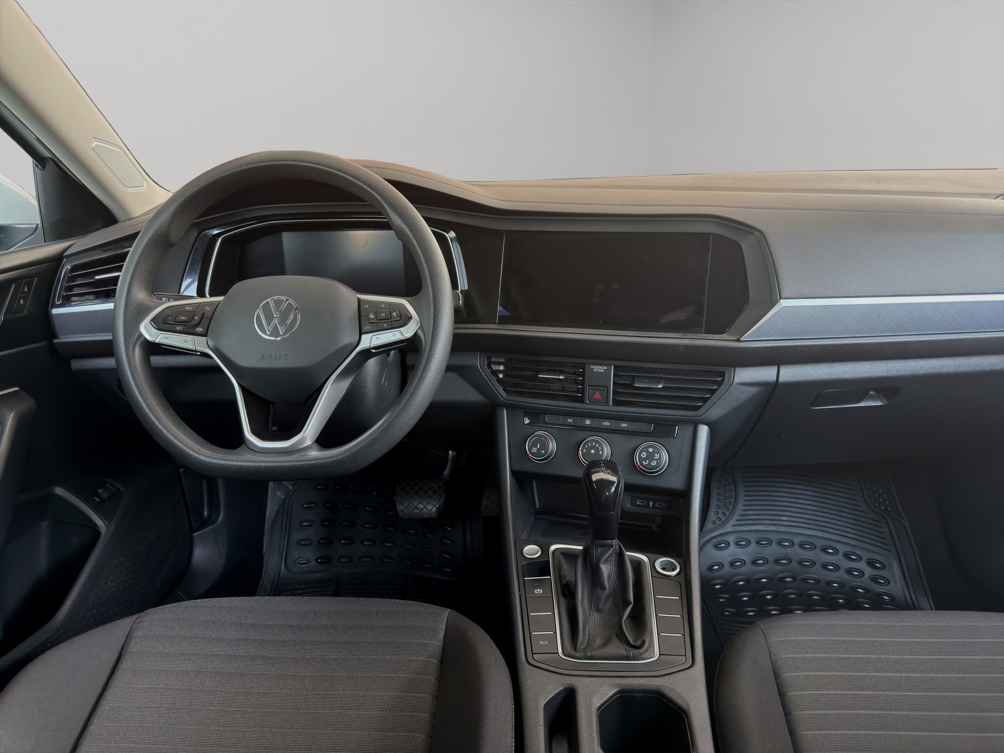 2022 Volkswagen Jetta A7 4 pts. Comfortline, 1.4T, TA, RA-16 (cambio de línea)