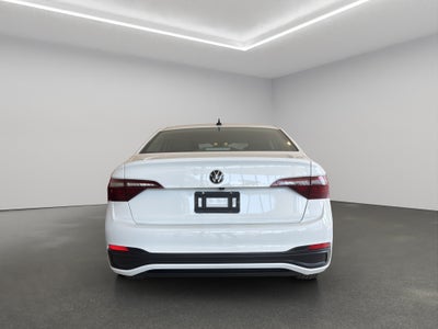 2022 Volkswagen Jetta A7 4 pts. Comfortline, 1.4T, TA, RA-16 (cambio de línea)
