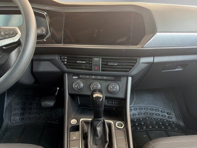 2022 Volkswagen Jetta A7 4 pts. Comfortline, 1.4T, TA, RA-16 (cambio de línea)