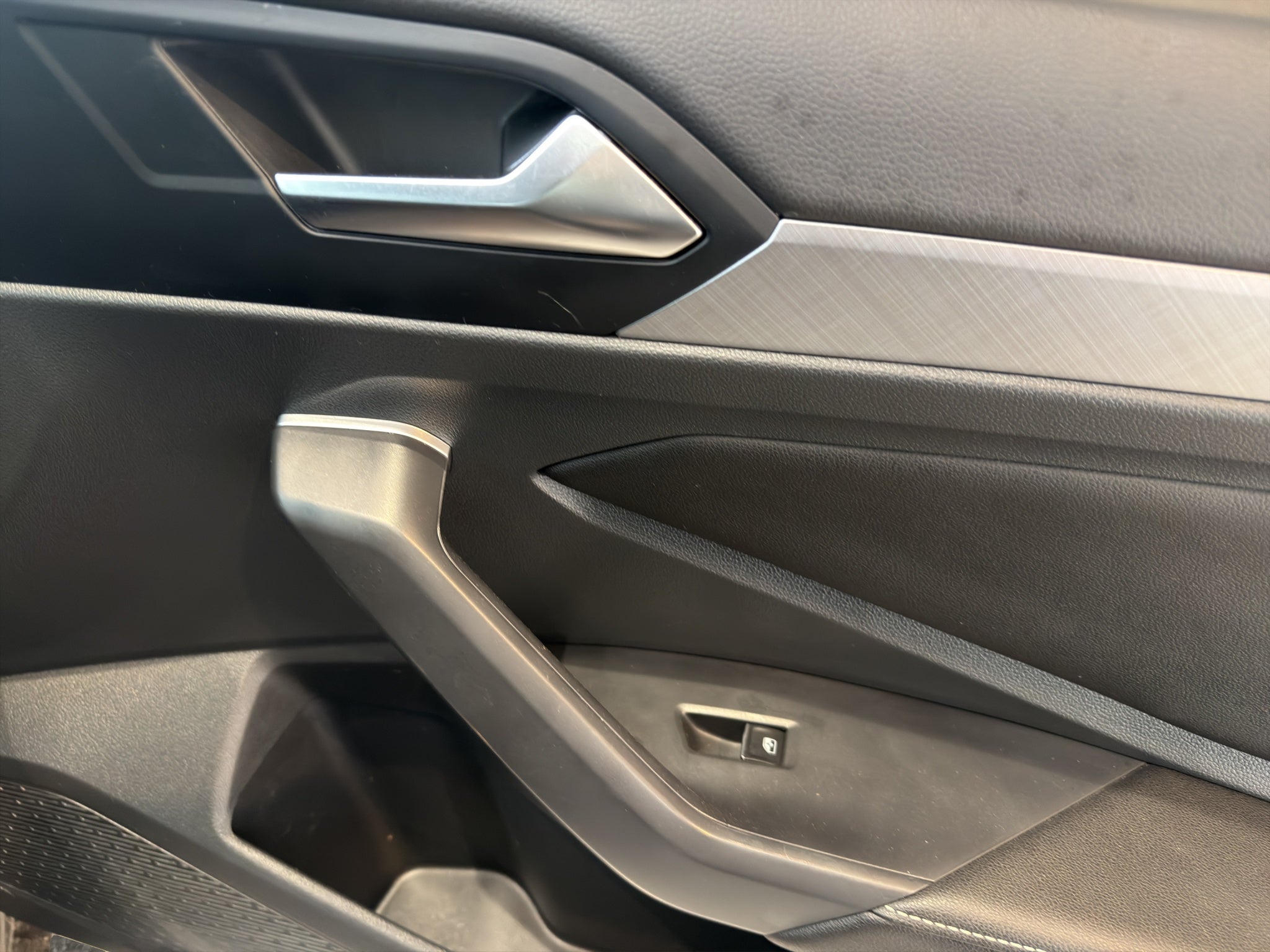 2024 Volkswagen Jetta A7 4 pts. Comfortline, 1.4T, TA, RA-16 (línea anterior)