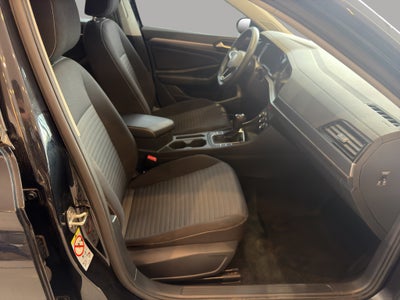 2024 Volkswagen Jetta A7 4 pts. Comfortline, 1.4T, TA, RA-16 (línea anterior)