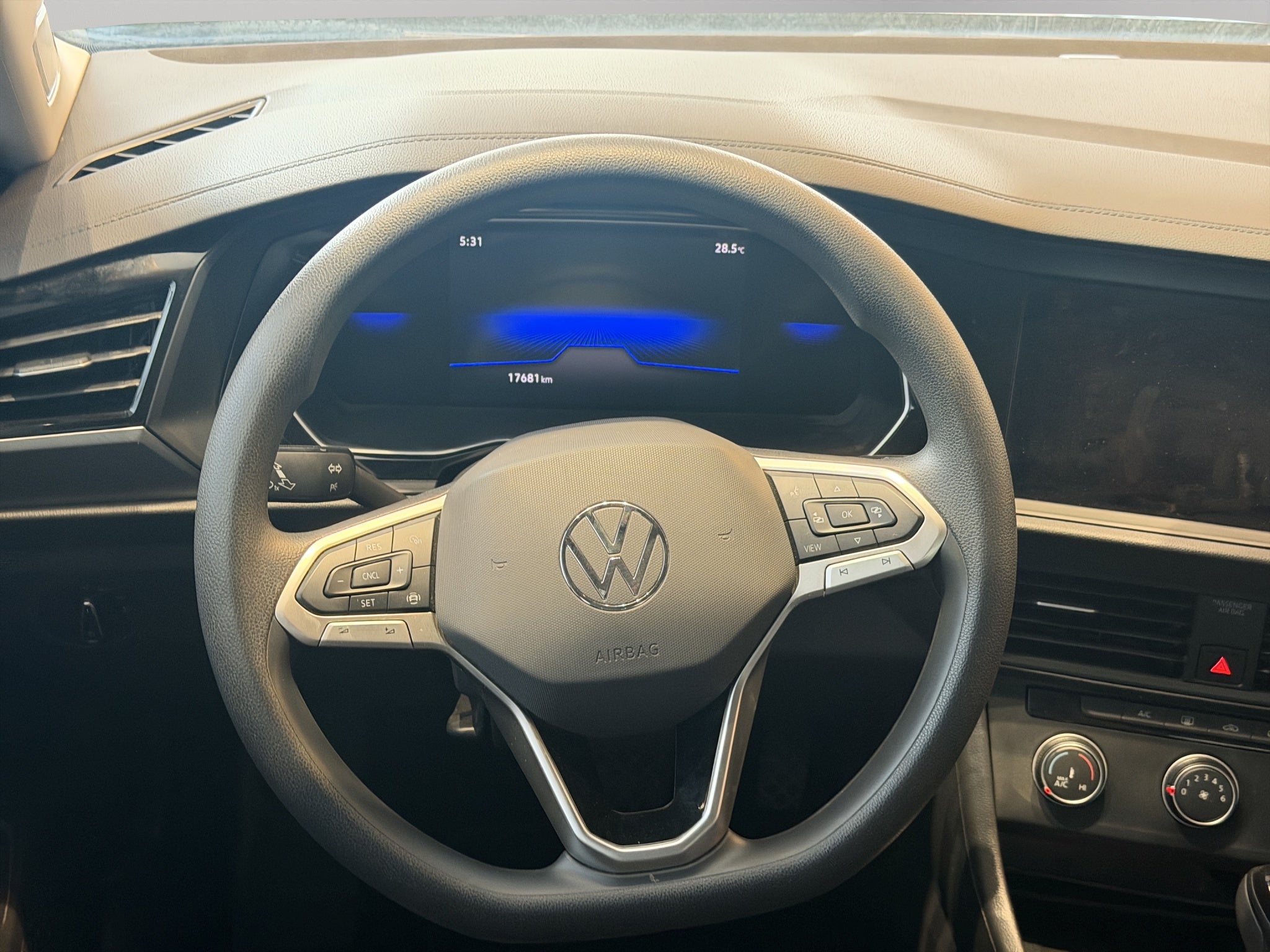 2024 Volkswagen Jetta A7 4 pts. Comfortline, 1.4T, TA, RA-16 (línea anterior)