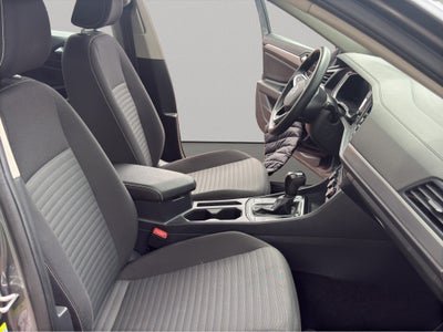 2024 Volkswagen Jetta A7 4 pts. Trendline, 1.4T, TM5, R-16 (línea anterior)