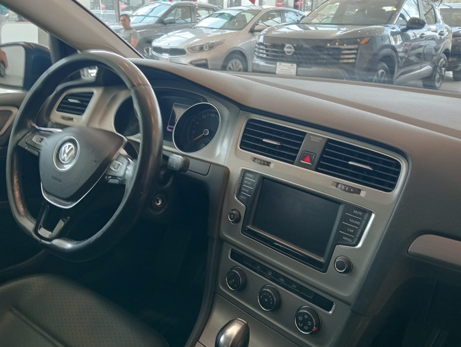 2017 Volkswagen Golf A7 5 pts. HB Highline, 1.4T, DSG, climatronic, QCP, f. niebla, RA-17